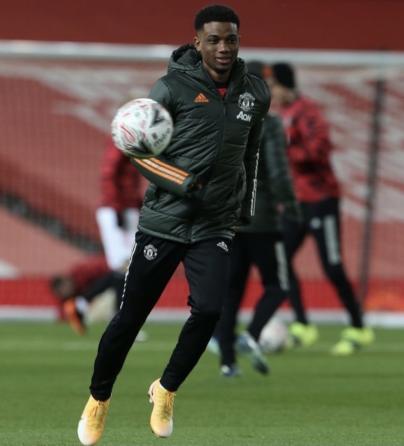 九游娱乐登录入口-包含重磅！达拉斯独行侠转会期豪取连胜今晚巴黎圣日耳曼调整名单以备足总杯，皇家马德里围绕国王杯临场应变的词条