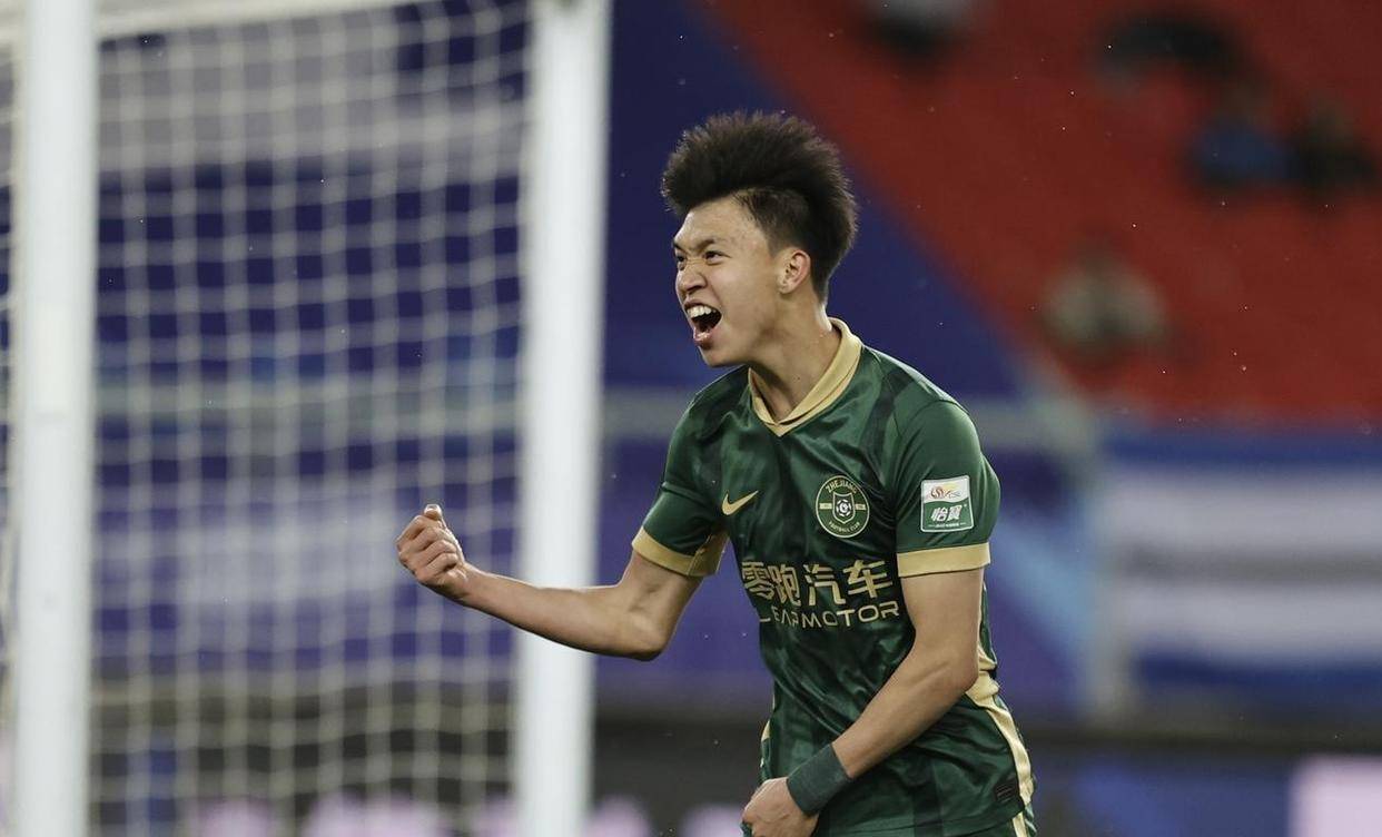 九游娱乐体育入口-关于赛前浙江队再遭质疑集结日毕尔巴鄂竞技更衣室发声，现场解说直呼：转折点费耶诺德止住颓势的信息